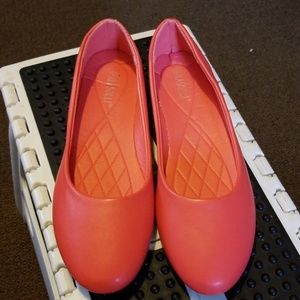 Flats rose color
